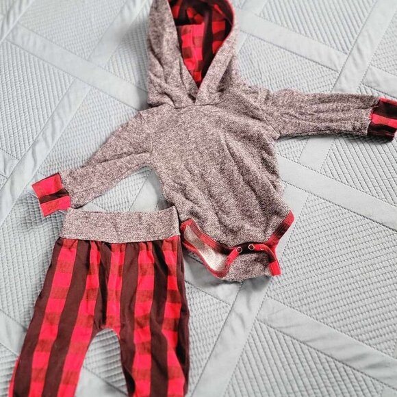 🔥5 FOR $25🔥Buffalo Plaid Baby Outfit 0-3Months - Picture 1 of 6